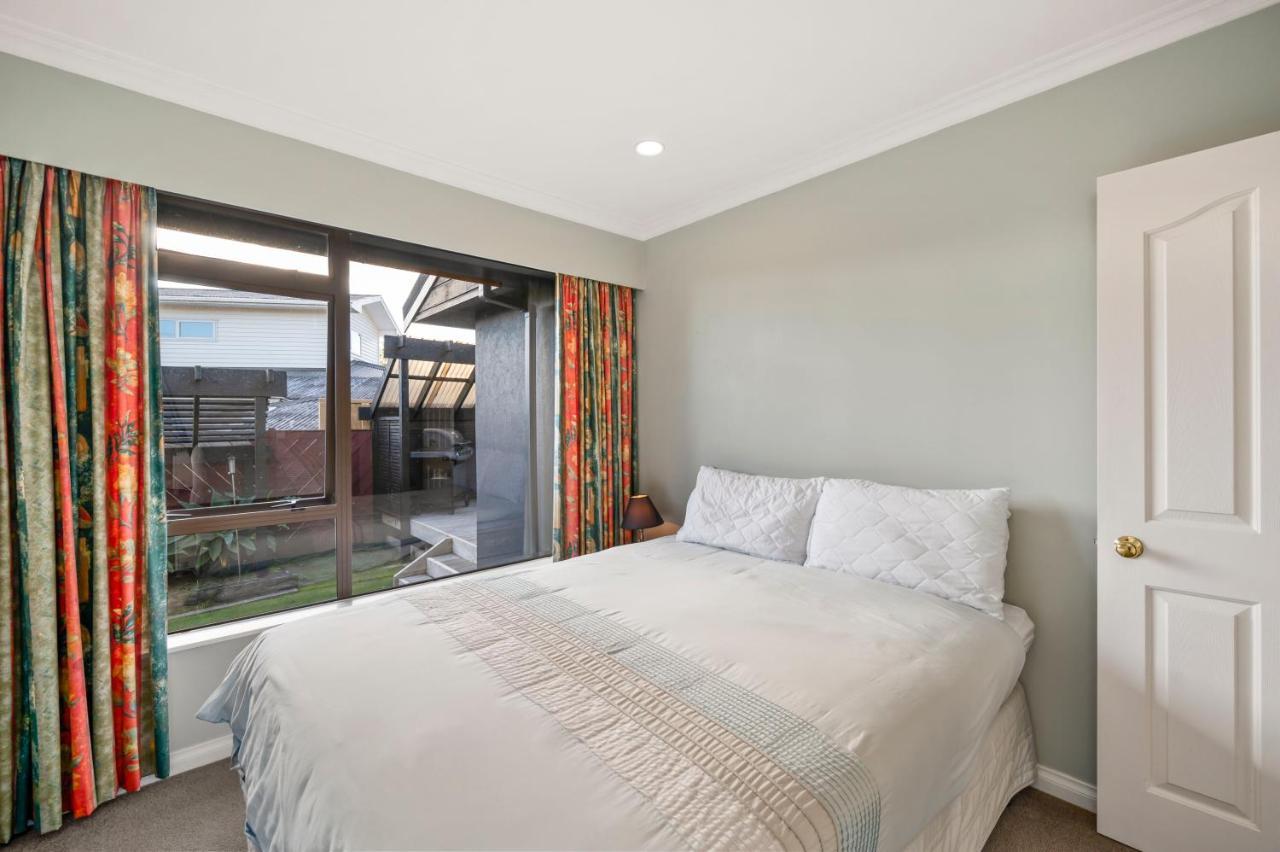 Taupo Escape - Rainbow Point Holiday Home Exterior photo